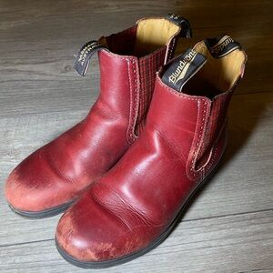 VGUC Red/Plaid Blundstone Pull On Ankle Boots Waterproof Leather